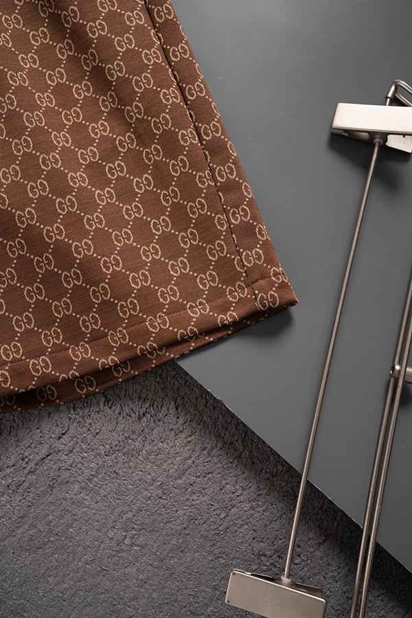 ブランドハーフパンツ側面デザイン